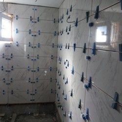 Postavljanje plocica za kupatilo