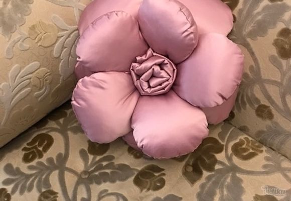 dekorativni-jastuk-damastna-ruza-puder-roze-6f4026-3.jpg