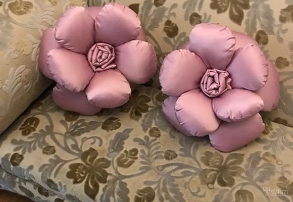 dekorativni-jastuk-damastna-ruza-puder-roze-6f4026.jpg