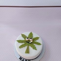 Torta sa listom marihuane