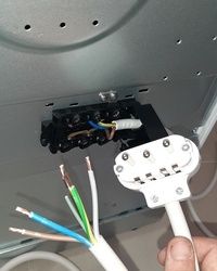 Povezivanje kabla na električnom šporetu