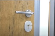 Od kojih materijala bi trebalo da budu sigurnosna vrata za stan ili kuću?